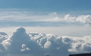 cloud05-2.jpg